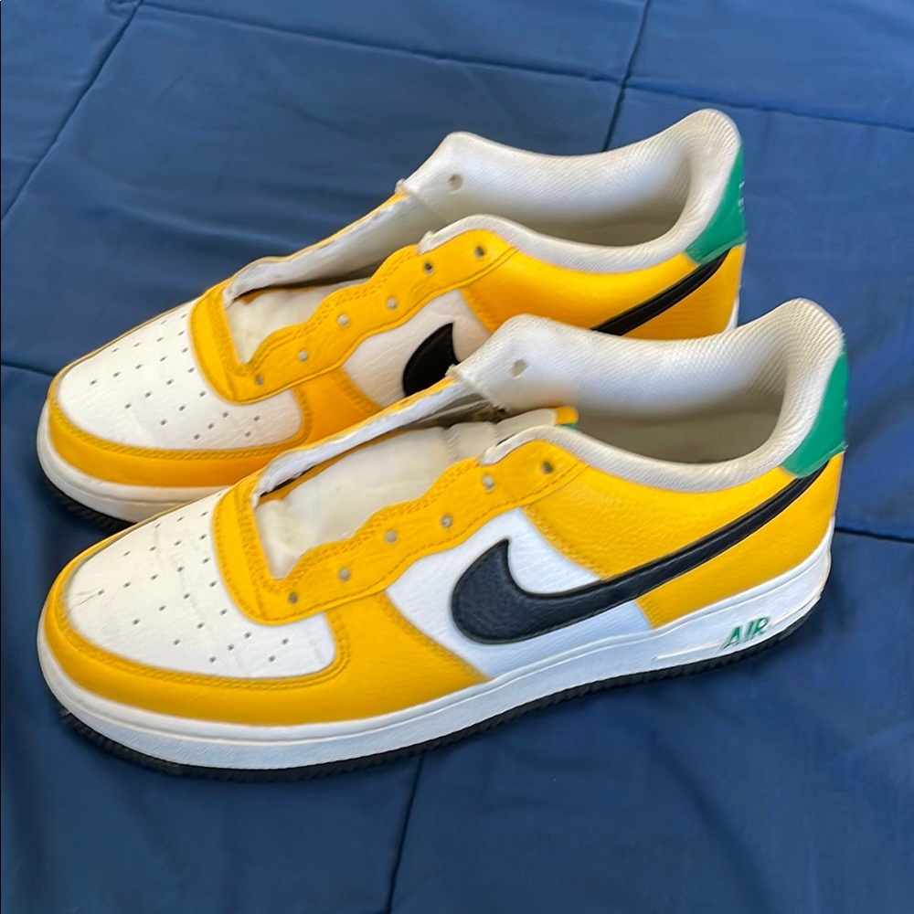 Nike Yellow and White Sneakers Classic Dunk Design